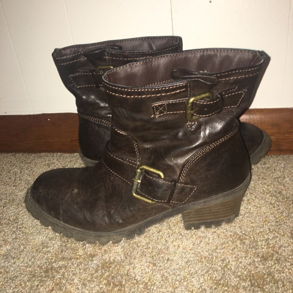 Maurice’s boots
